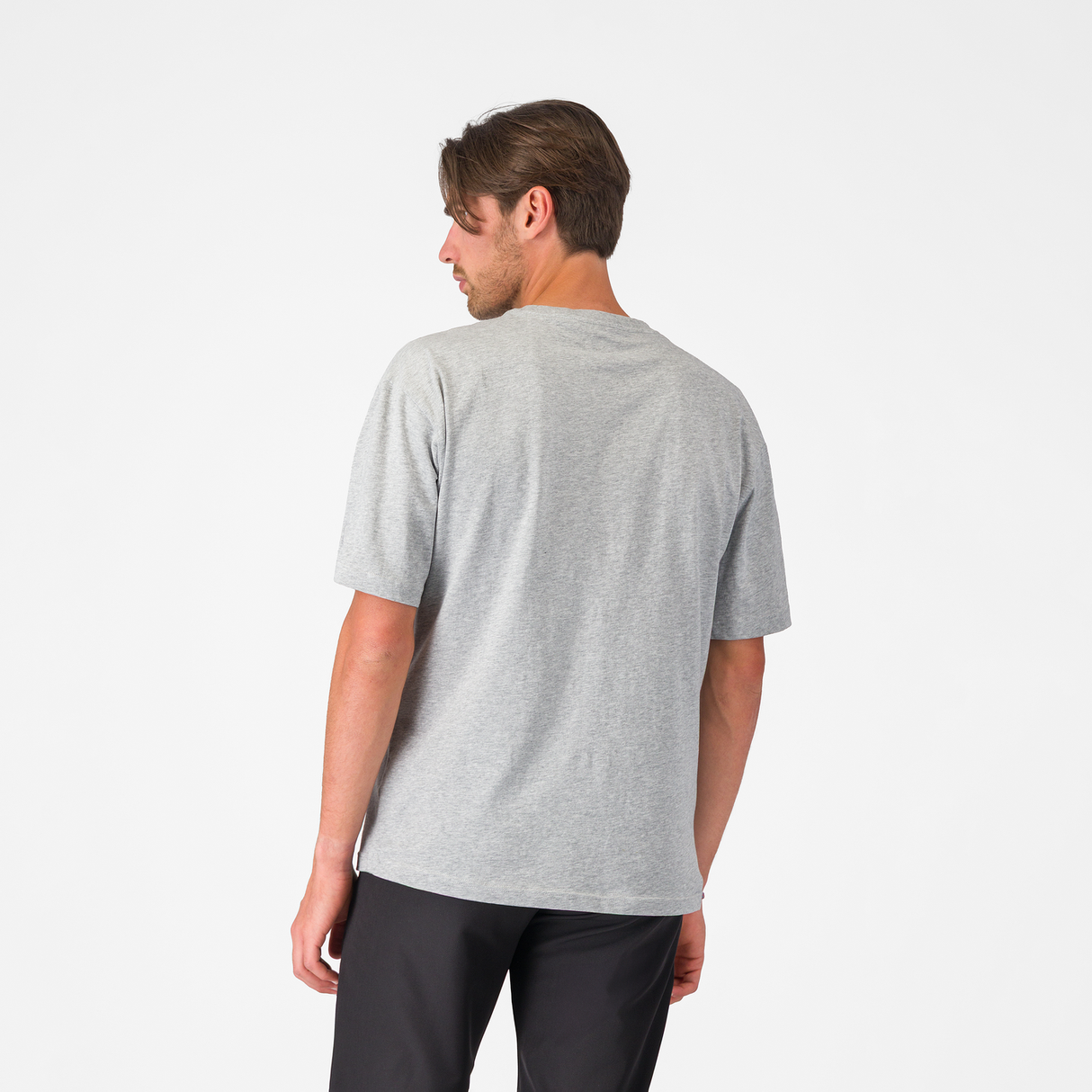 CAMISETA CON LOGO DE INNOVACIÓN