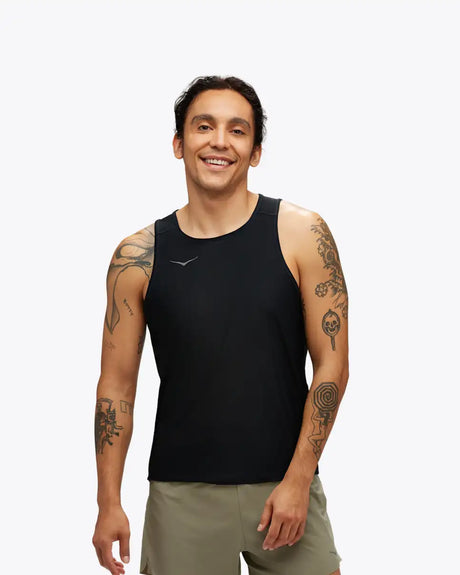 Camiseta de tirantes Hoka para hombre, ideal para el día de la carrera |